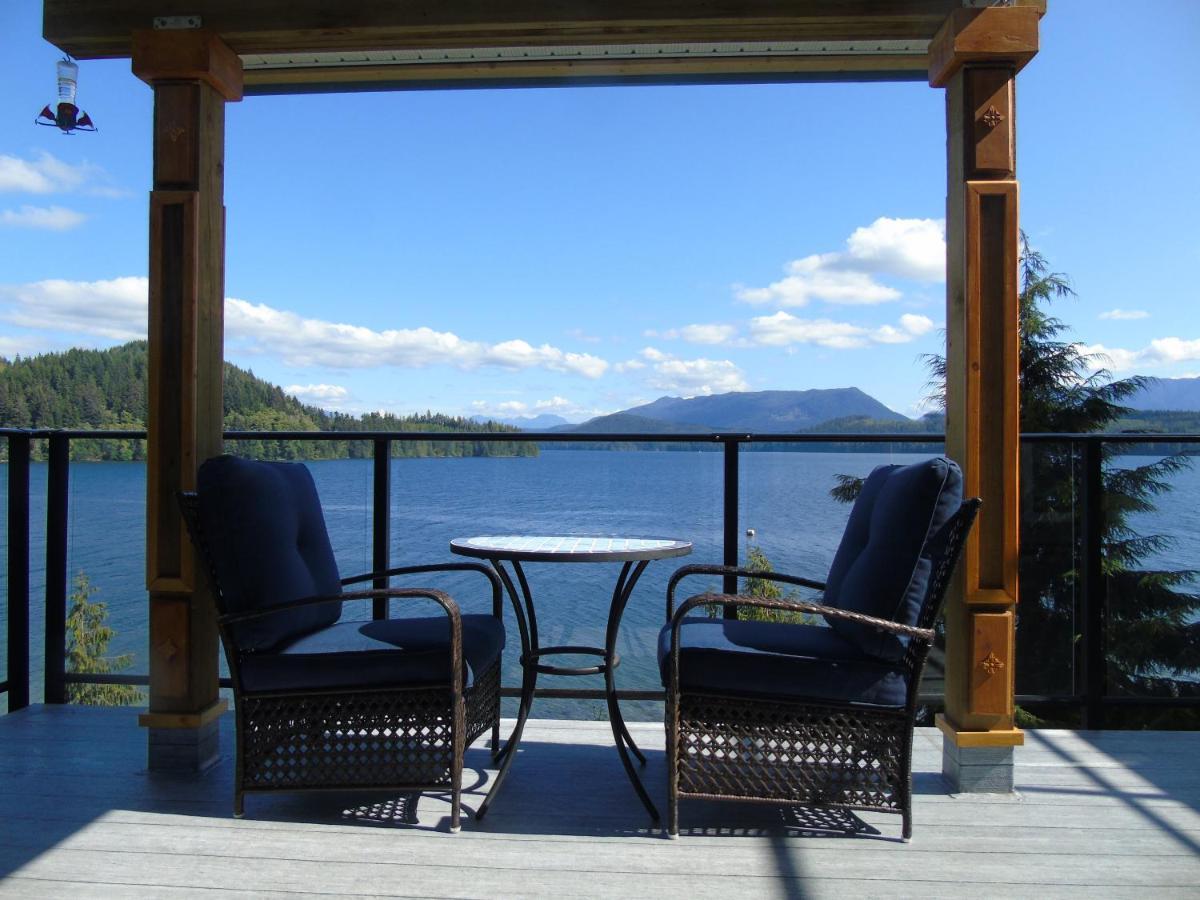 The Oceanfront Inn On Stephens Bay Coal Harbour Extérieur photo