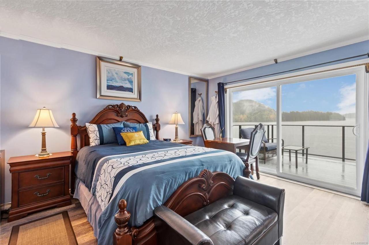 The Oceanfront Inn On Stephens Bay Coal Harbour Extérieur photo