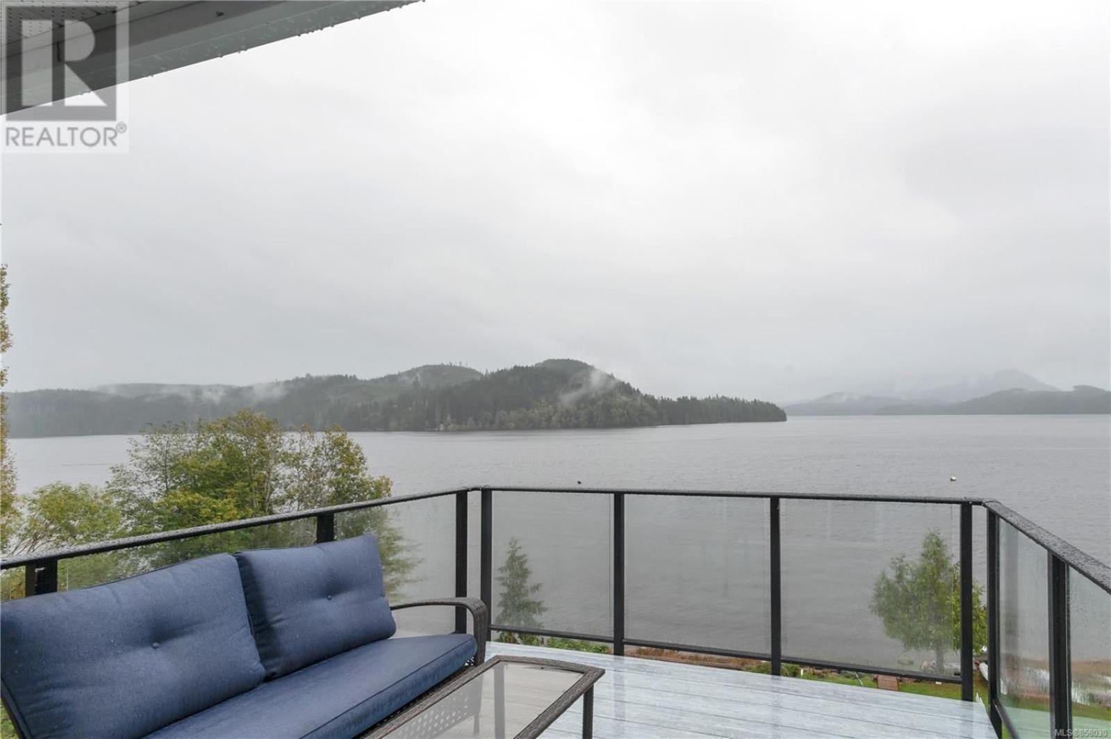 The Oceanfront Inn On Stephens Bay Coal Harbour Extérieur photo