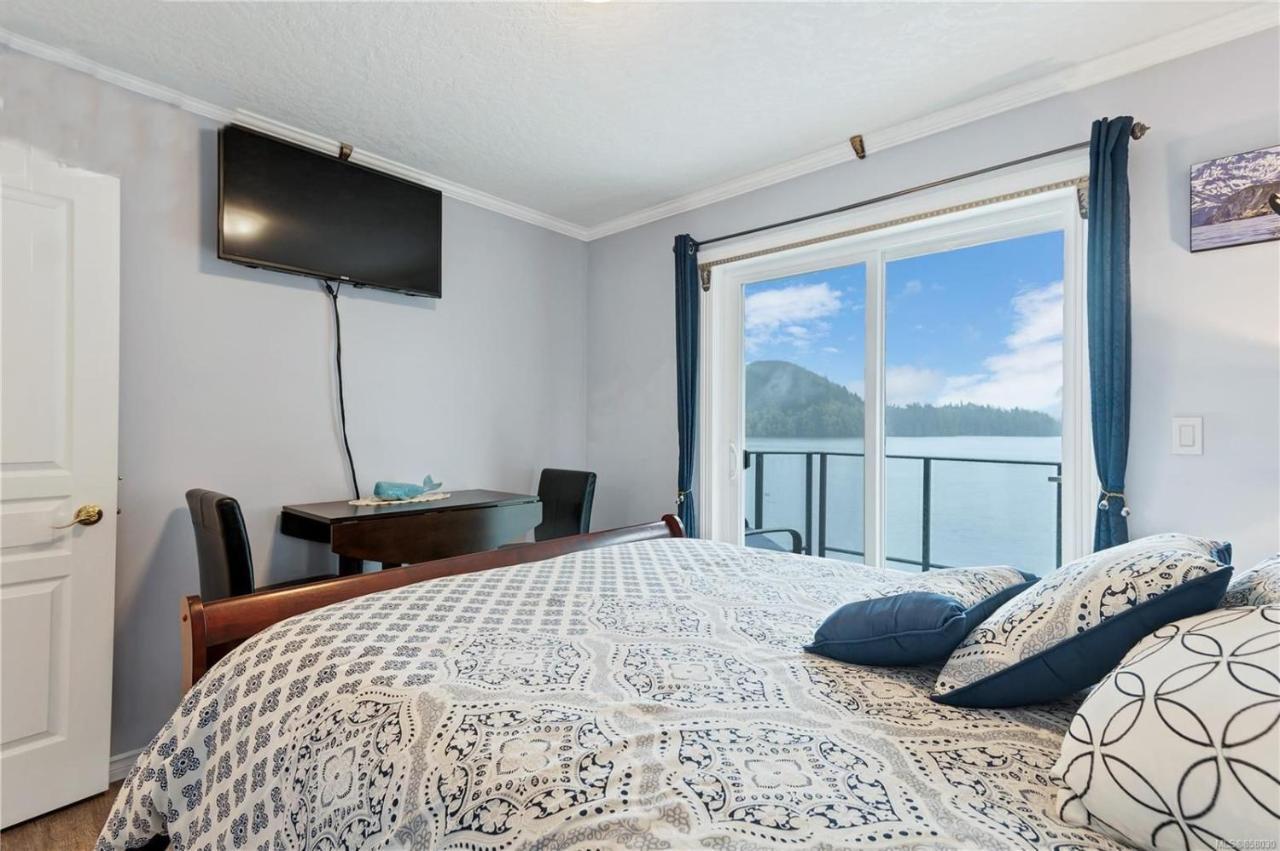 The Oceanfront Inn On Stephens Bay Coal Harbour Extérieur photo