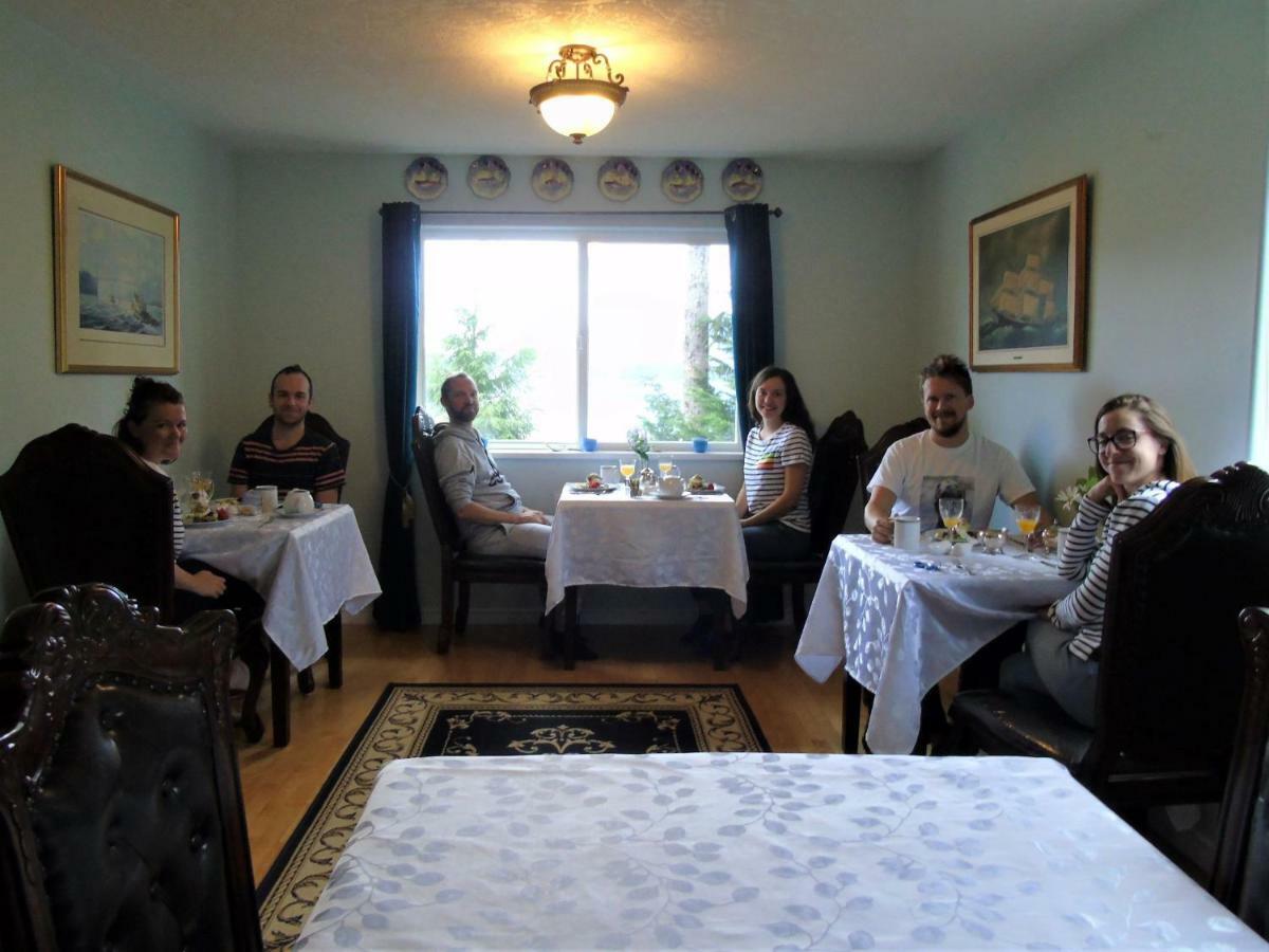 The Oceanfront Inn On Stephens Bay Coal Harbour Extérieur photo